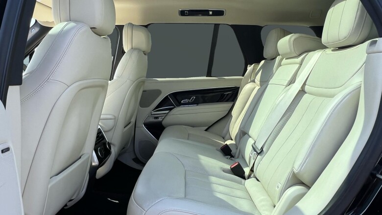 Land Rover Range Rover 3.0 D300 SE 4dr Auto Diesel Estate